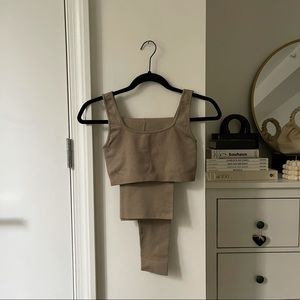 SETactive Sculptflex Leggings & Box Cut Bra in Sand